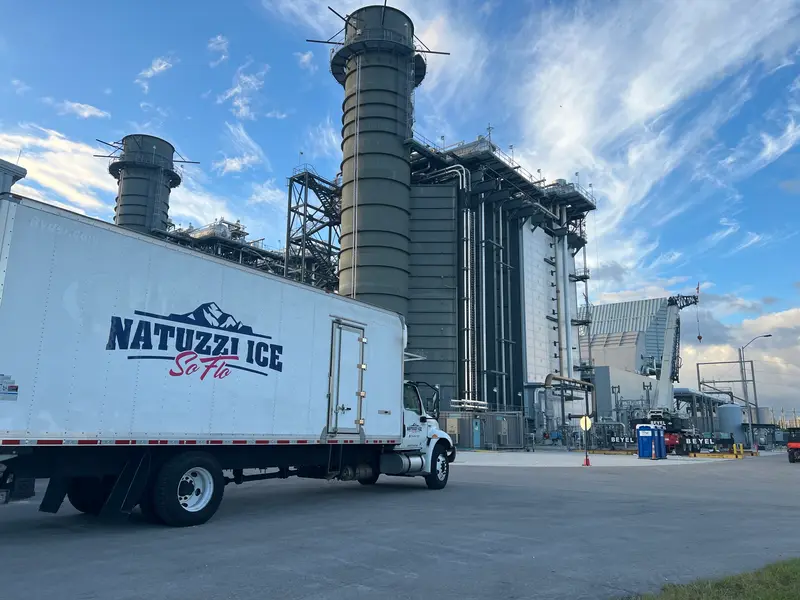 Natuzzi Ice SoFlo truck delivering ice to crews at a South Florida power plant